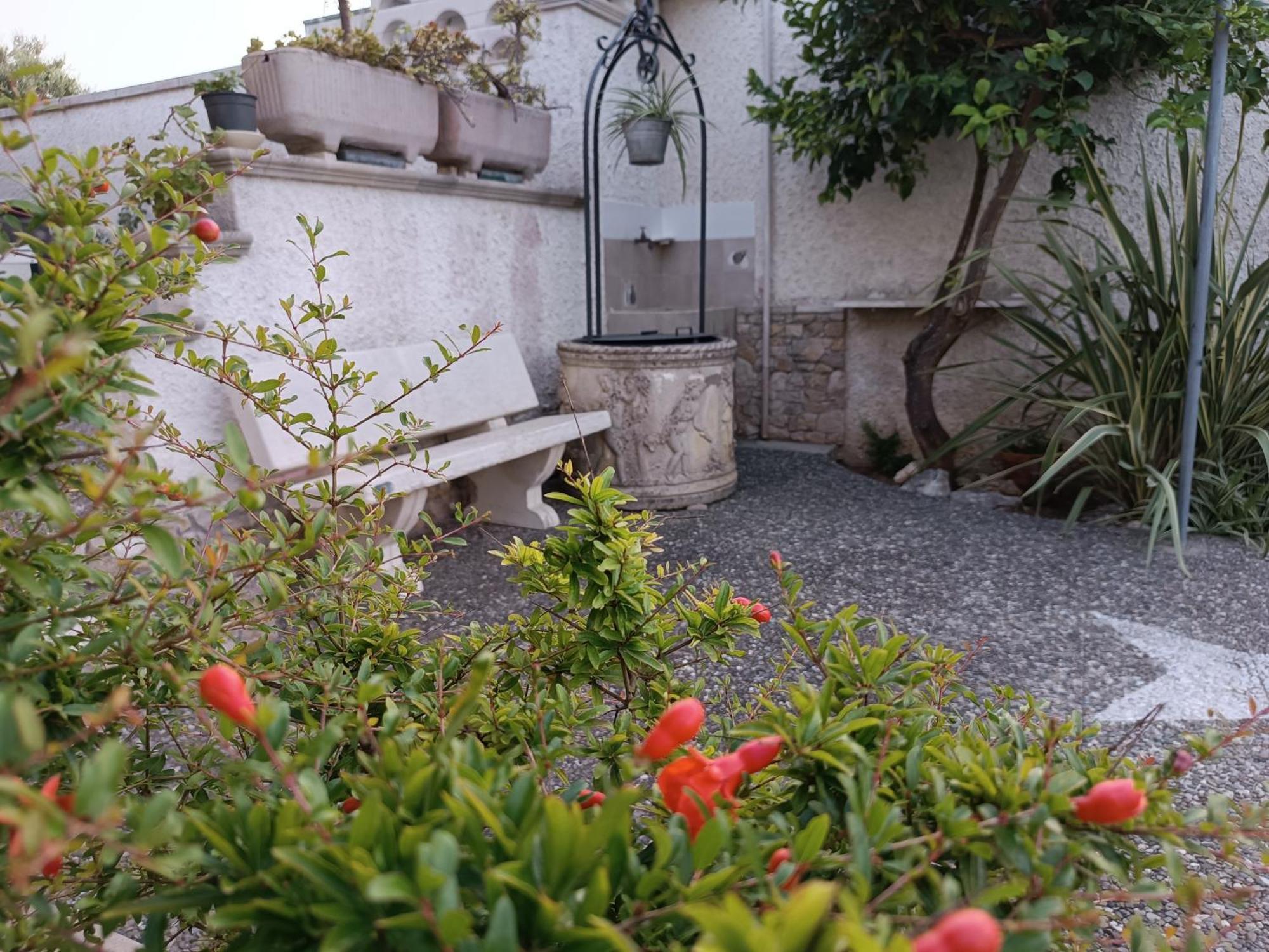 Il Giardino Di Sofia Charm And Comfort Apartment Torre dell'Orso Exterior foto
