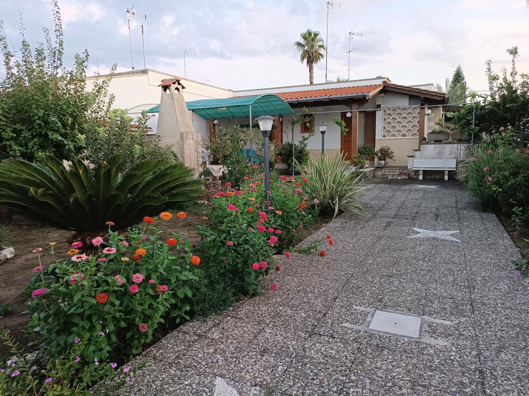 Il Giardino Di Sofia Charm And Comfort Apartment Torre dell'Orso Exterior foto